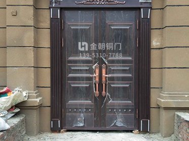 别墅铜门安装案例