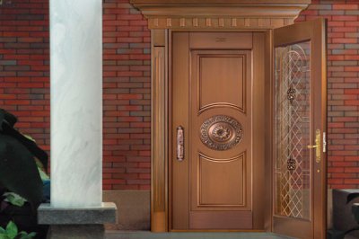 别墅铜门的优良性能与保养事项