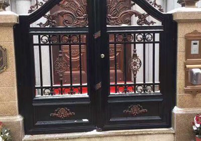 庭院铜门安装案例